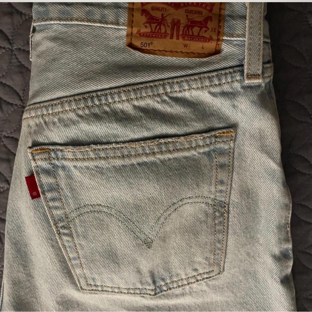 Levi's 501 women’s jeans